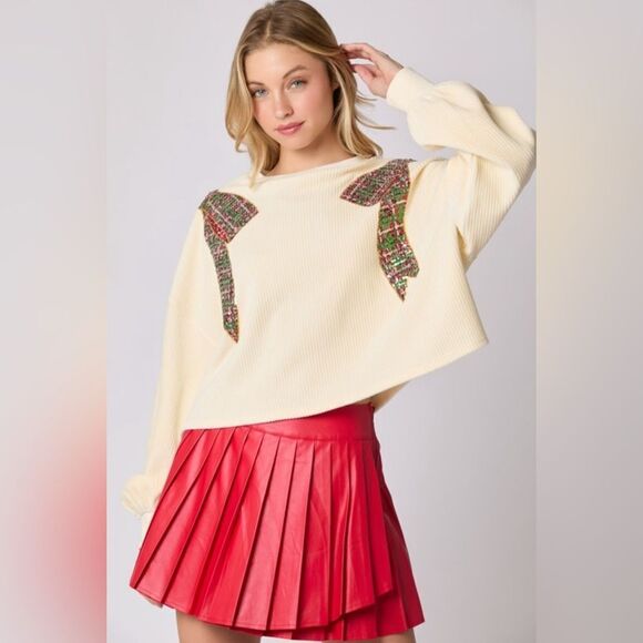 928. PLEATED RED SKIRT- faux leather, built-in shorts! - Picture 6 of 9